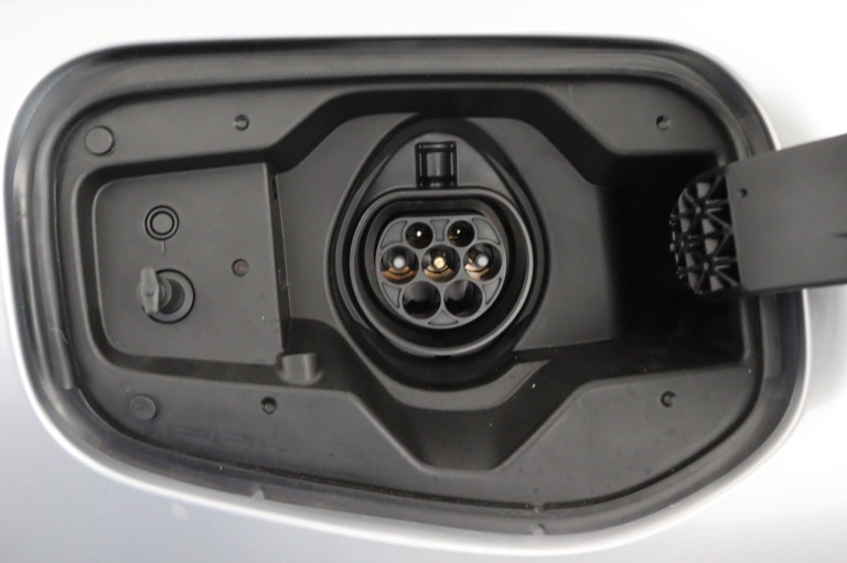 Toyota Prius - 2.0 Plug-in Hybrid 220 Executive Premium Pack 2025 34