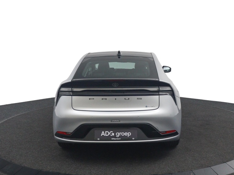 Toyota Prius - 2.0 Plug-in Hybrid 220 Executive Premium Pack 2025 8