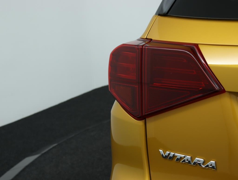 Suzuki Vitara - 1.4 Boosterjet Style Smart Hybrid 39