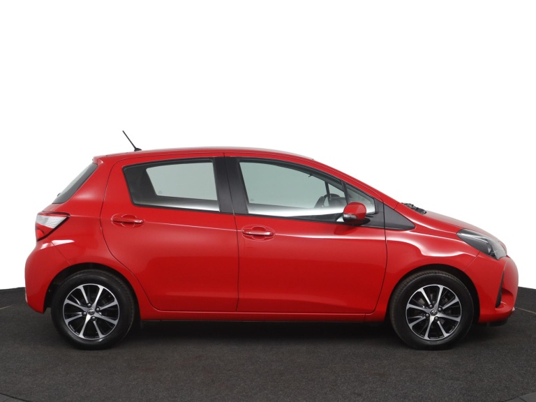 Toyota Yaris - 1.0 VVT-i Connect 13