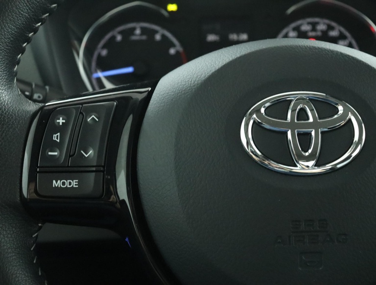 Toyota Yaris - 1.0 VVT-i Connect 19