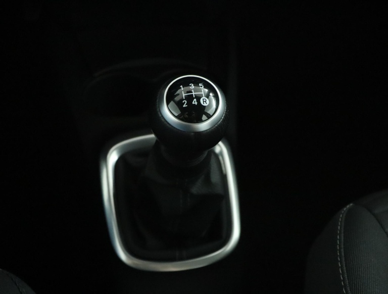 Toyota Yaris - 1.0 VVT-i Connect 27