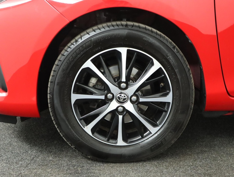 Toyota Yaris - 1.0 VVT-i Connect 39