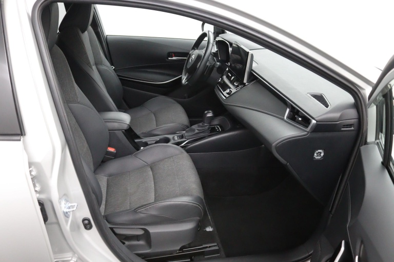 Toyota Corolla Touring Sports - 2.0 Hybrid Dynamic 16