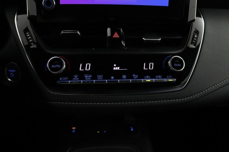 Toyota Corolla Touring Sports - 2.0 Hybrid Dynamic 20