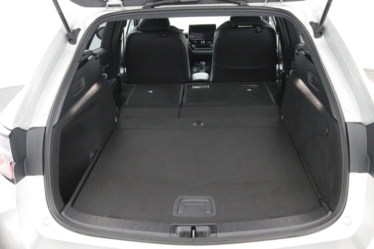 Toyota Corolla Touring Sports - 2.0 Hybrid Dynamic 28