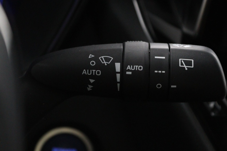 Toyota Corolla Touring Sports - 2.0 Hybrid Dynamic 34