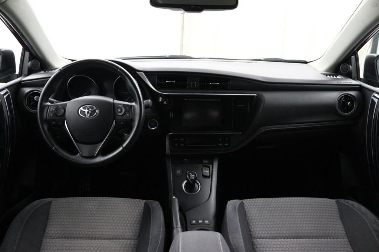 Toyota Auris - 1.8 Hybrid Black Edition 11