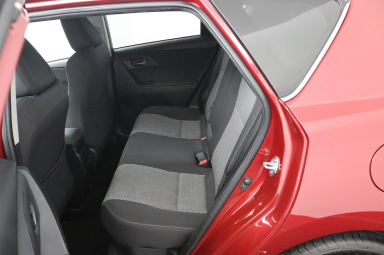 Toyota Auris - 1.8 Hybrid Black Edition 12