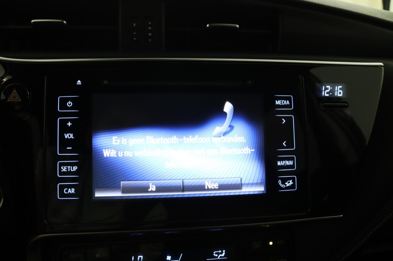 Toyota Auris - 1.8 Hybrid Black Edition 17