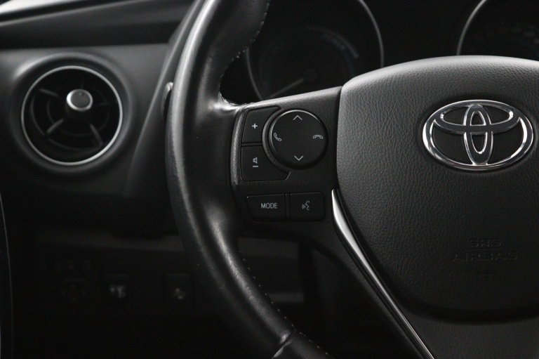 Toyota Auris - 1.8 Hybrid Black Edition 21