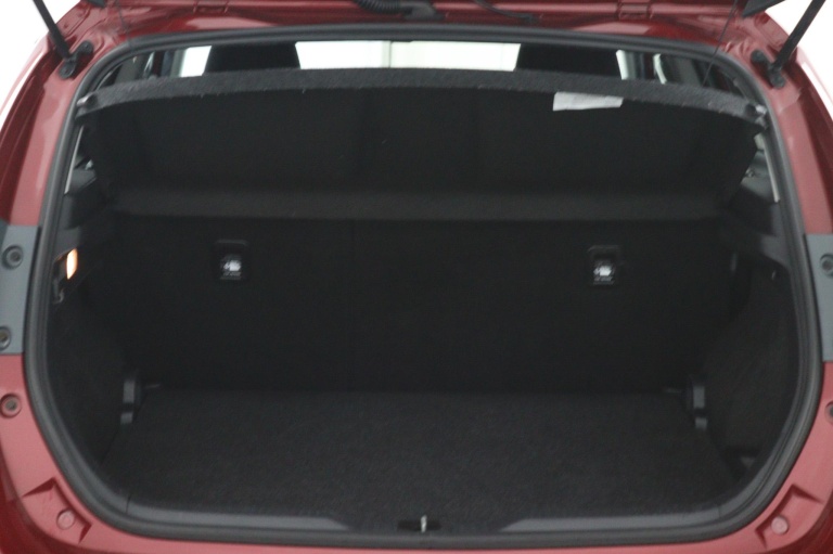 Toyota Auris - 1.8 Hybrid Black Edition 31
