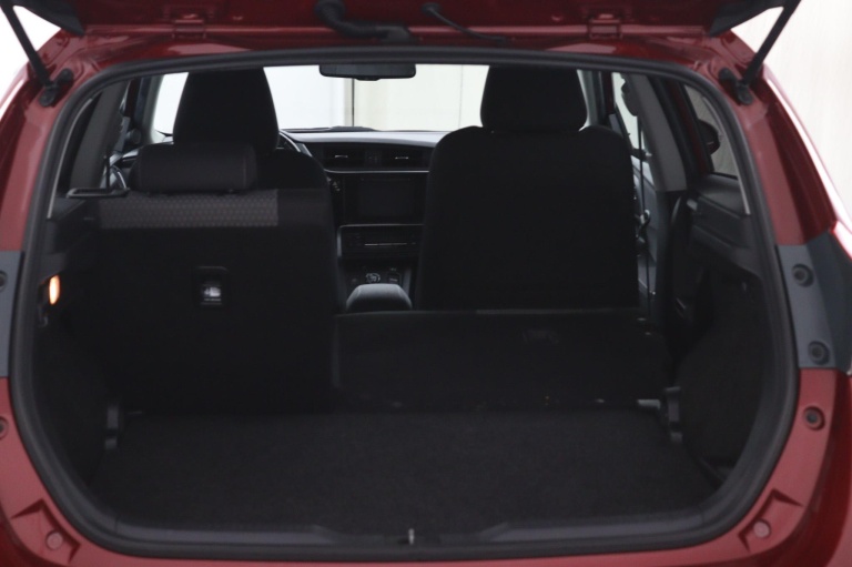 Toyota Auris - 1.8 Hybrid Black Edition 33