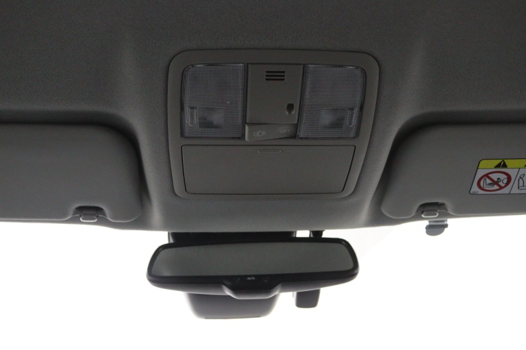 Toyota Auris - 1.8 Hybrid Black Edition 37