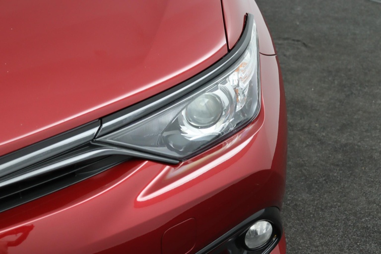 Toyota Auris - 1.8 Hybrid Black Edition 39