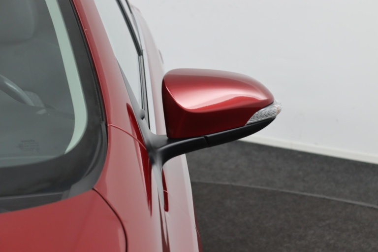 Toyota Auris - 1.8 Hybrid Black Edition 40