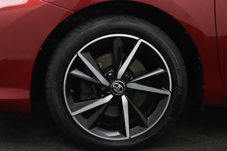 Toyota Auris - 1.8 Hybrid Black Edition 41