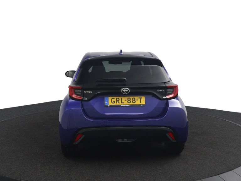 Toyota Yaris - 1.5 Hybrid 130 Executive 8