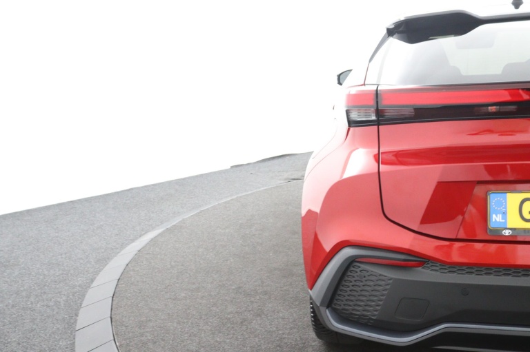 Toyota C-HR - 1.8 Hybrid 140 First Edition 38