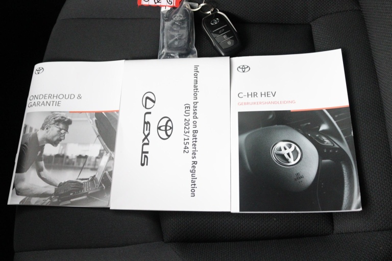 Toyota C-HR - 1.8 Hybrid 140 First Edition 41
