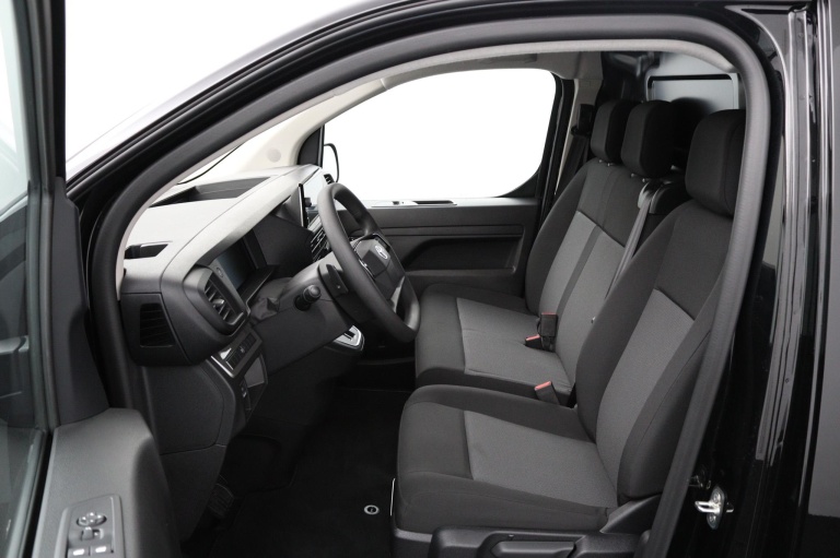 Toyota Proace Worker Electric - 75KW Navigator met bank 14