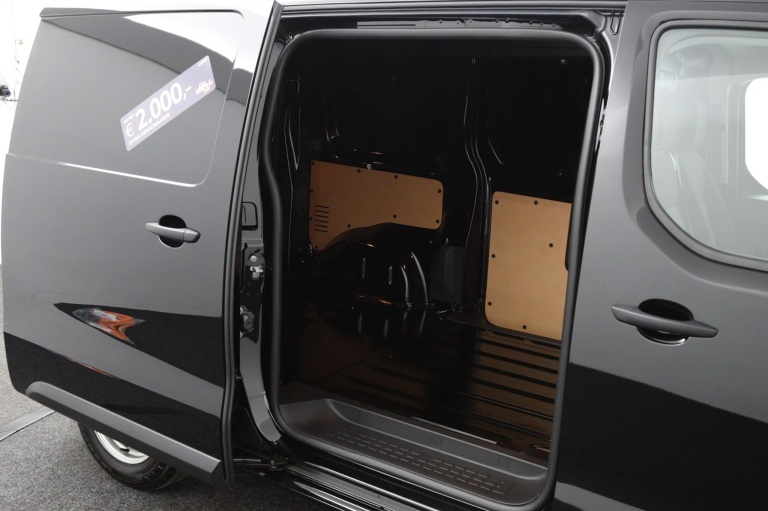Toyota Proace Worker Electric - 75KW Navigator met bank 15