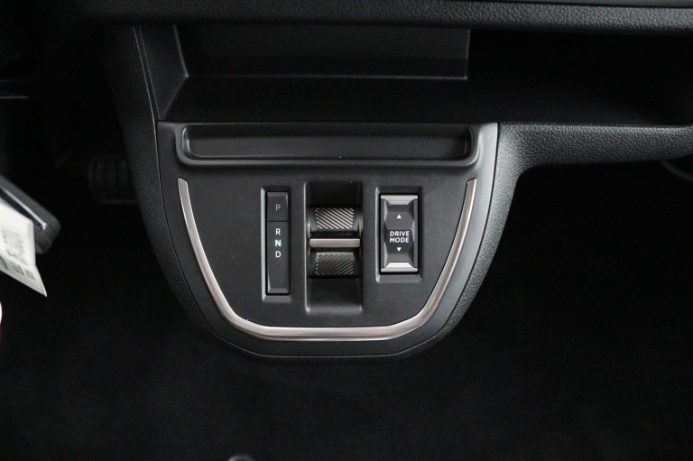 Toyota Proace Worker Electric - 75KW Navigator met bank 21