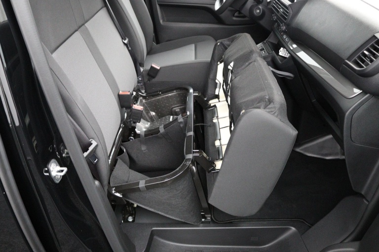 Toyota Proace Worker Electric - 75KW Navigator met bank 37
