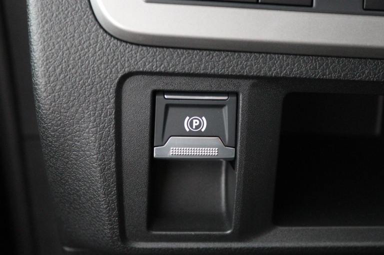 Toyota Proace Worker Electric - 75KW Navigator met bank 38