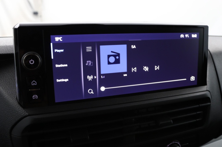 Toyota Proace Worker Electric - 75KW Navigator met bank 41
