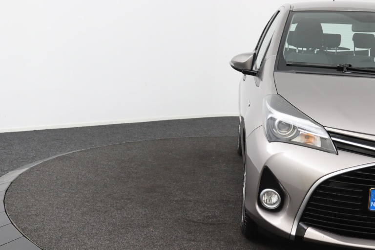 Toyota Yaris - 1.5 Hybrid Lease 38