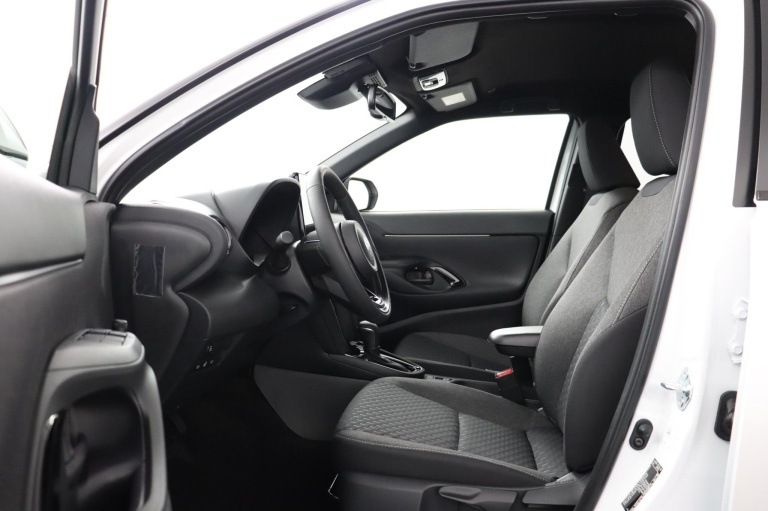Toyota Yaris Cross - 1.5 Hybrid 115 Dynamic 12