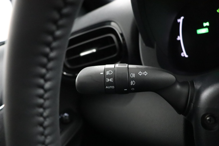 Toyota Yaris Cross - 1.5 Hybrid 115 Dynamic 17