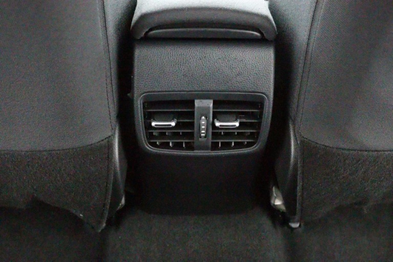 Toyota Corolla Touring Sports - 1.8 Hybrid Dynamic 40