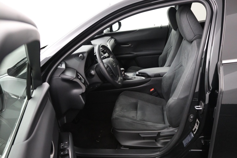 Lexus UX - 250h Business Line 17