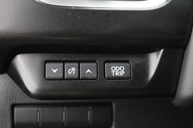 Lexus UX - 250h Business Line 28
