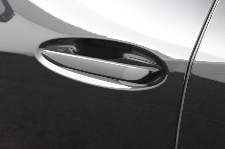Lexus UX - 250h Business Line 37