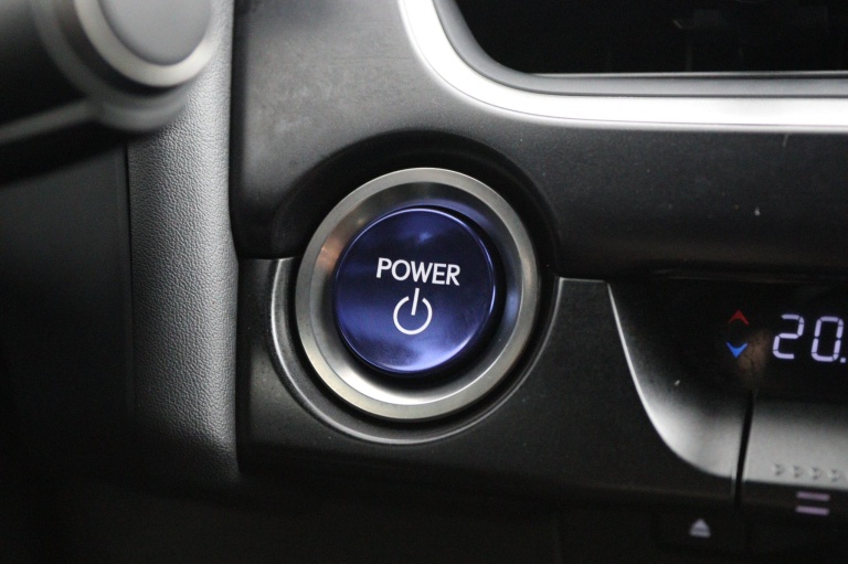Lexus UX - 250h Business Line 42