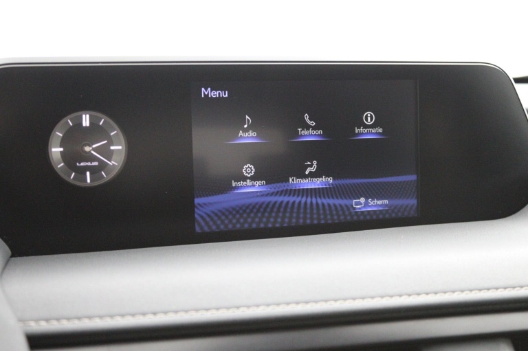 Lexus UX - 250h Business Line 43