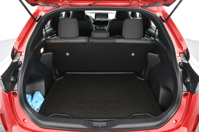Toyota Yaris Cross - 1.5 VVT-I Dynamic 1300 kg trekgewicht 23
