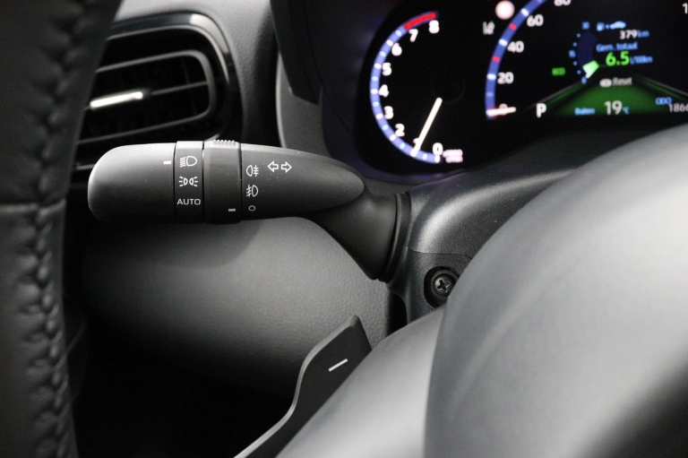 Toyota Yaris Cross - 1.5 VVT-I Dynamic 1300 kg trekgewicht 30