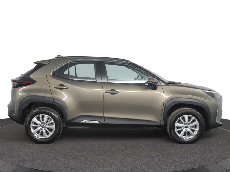 Toyota Yaris Cross - 1.5 Hybrid 115 Active Limited 13