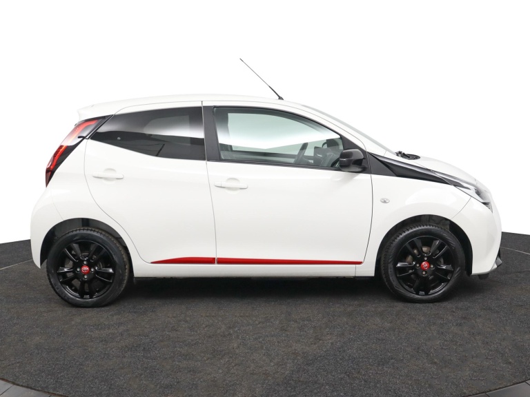 Toyota Aygo - 1.0 VVT-i x-cite 13