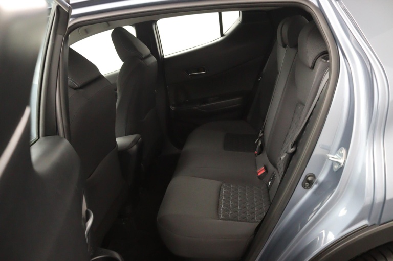Toyota C-HR - 1.8 Hybrid Dynamic 12