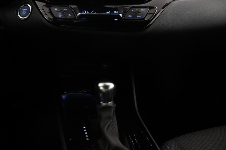 Toyota C-HR - 1.8 Hybrid Dynamic 24
