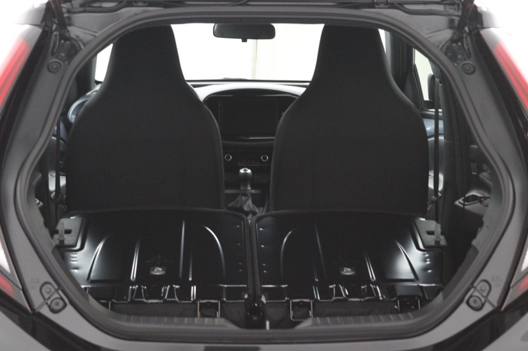 Toyota Aygo X - 1.0 VVT-i MT Pulse 27