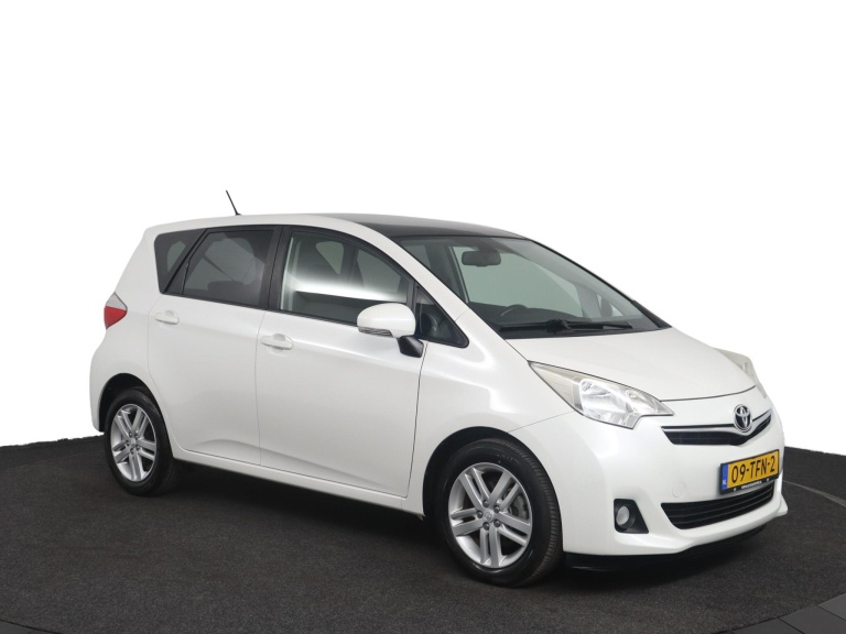 Toyota Verso-S - 1.3 VVT-i Dynamic 14