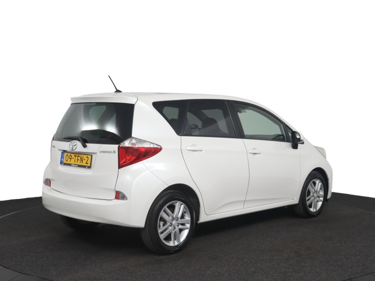 Toyota Verso-S - 1.3 VVT-i Dynamic 2
