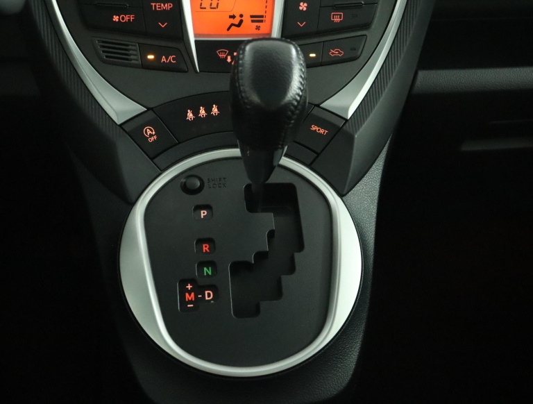 Toyota Verso-S - 1.3 VVT-i Dynamic 27