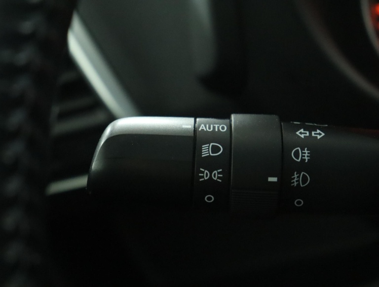 Toyota Verso-S - 1.3 VVT-i Dynamic 31